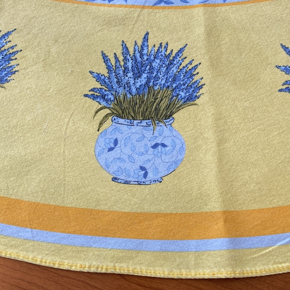 Round tablecloth - Picture 4 of 4